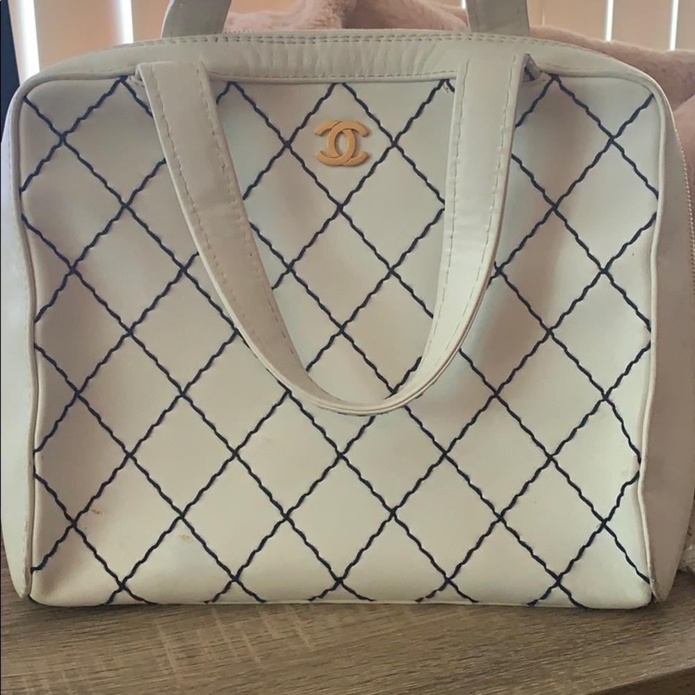 *SALE***CHANEL Vintage White & Navy Tote Bag